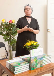Mari Vallikivi raamatuesitlusel